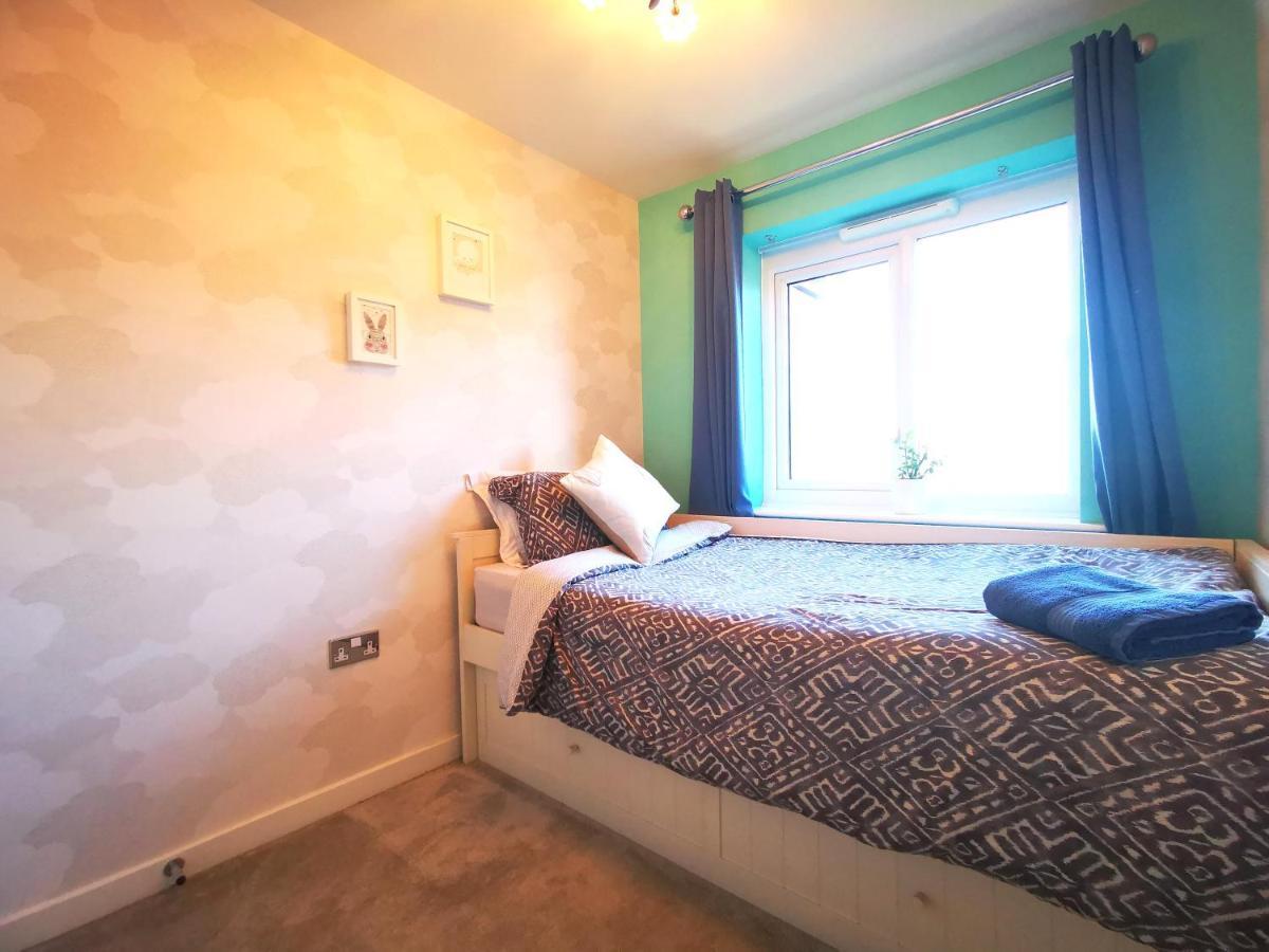 The Lawnswood - Central Manchester Holiday Home With Free Parking Exterior photo