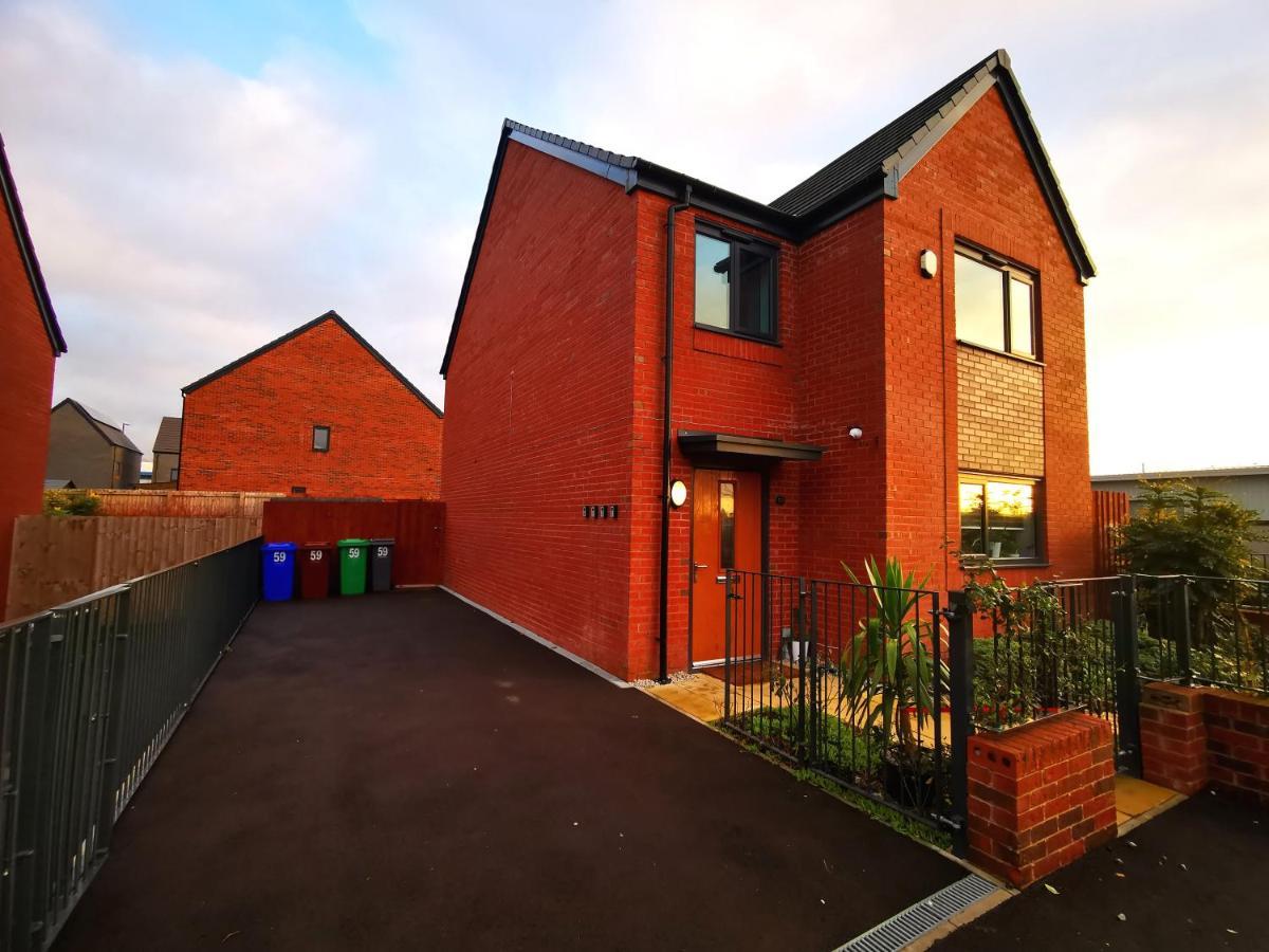 The Lawnswood - Central Manchester Holiday Home With Free Parking Exterior photo